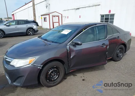 2012 Toyota Camry Le z USA, uszkodzony, nr VIN 4T4BF1FK2CR181039